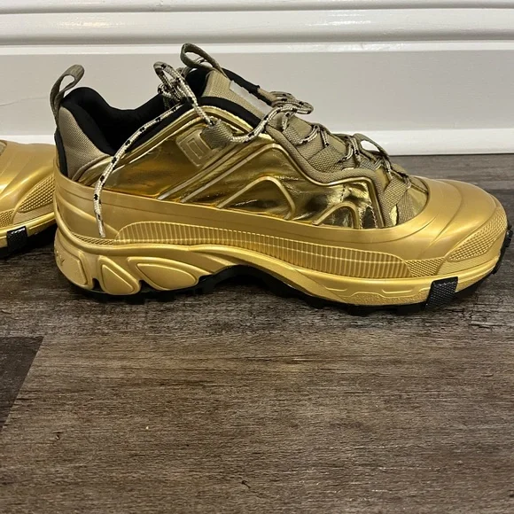 Burberry calf sneakers lace up